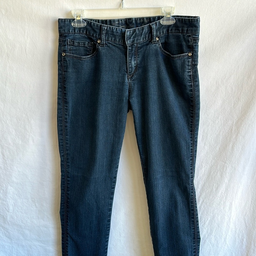 Seven7 low-rise dark wash skinny jeans, size 31